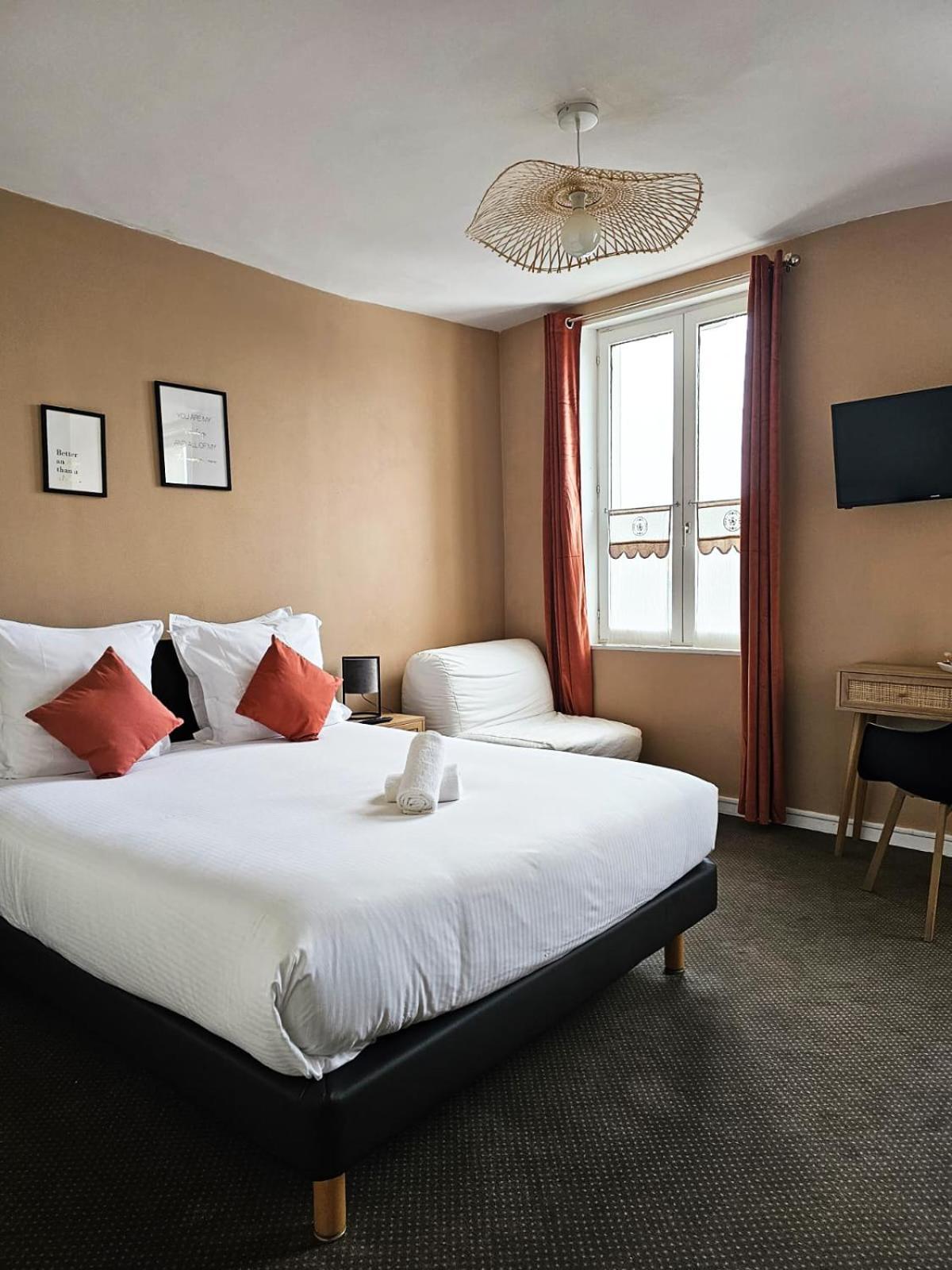 Hotel Le Lion D'Or Bernay  Kültér fotó
